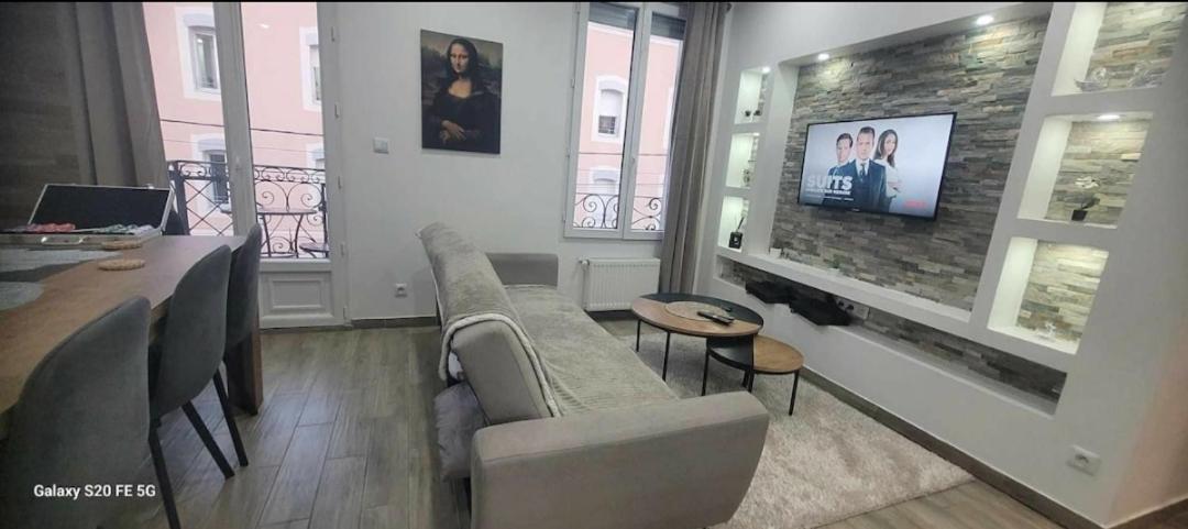 Les Suite Appartement A Chalon Sur Saone Room photo